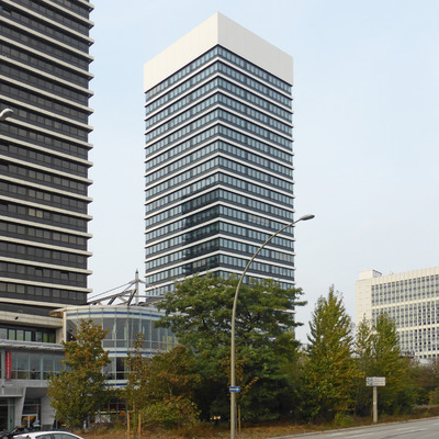 Mundsburg Office Tower by Der Hamburger