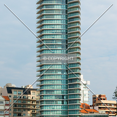Maral Explanada, torre 1 by Maximiliano Buono