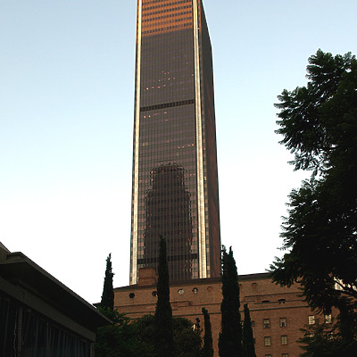 Aon Center by Marshall Gerometta