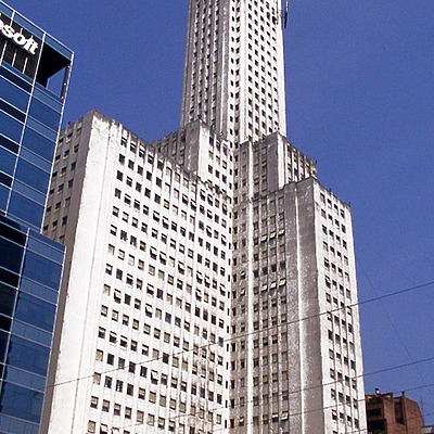 Edificio Alas by Daniel Kieckhefer