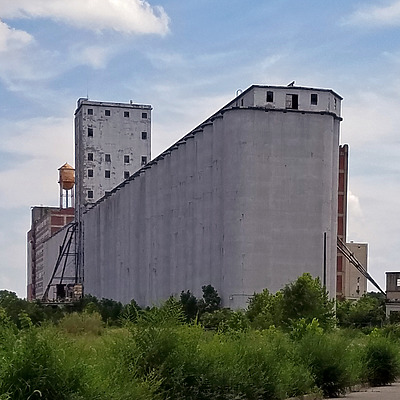 Pillsbury Flour Mills - Storage Tanks and Headhouse by Ryan Hildebrand
