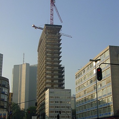 Botanic Building by Michiel van Dijk