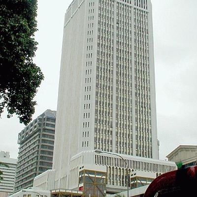 Peninsula Plaza by Edmund Teo