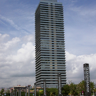 Torre Mapfre by Cesar Serrano