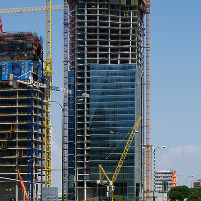 Torre Espacio by Cesar Serrano