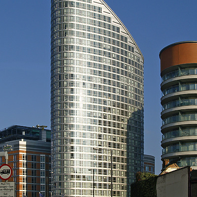Ontario Tower by Cesar Serrano