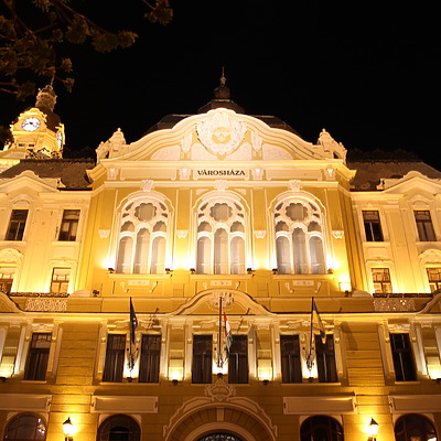 Vároháza by Kjetil Balog