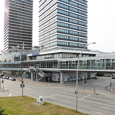 Mundsburg Office Tower by Der Hamburger