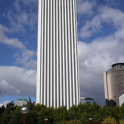 Torre Picasso by Cesar Serrano