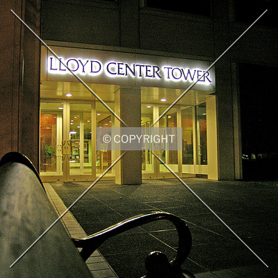 Lloyd Center Tower by Serdica
