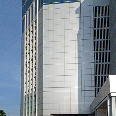 Chamchuri Office Tower by Horst Kiechle
