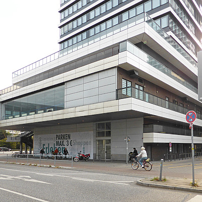 Mundsburg Office Tower by Der Hamburger