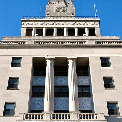 Veterans Memorial Building by James Peacock
