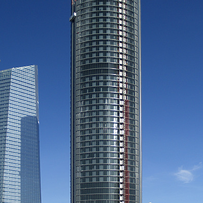 Torre Sacyr Vallehermoso by Cesar Serrano