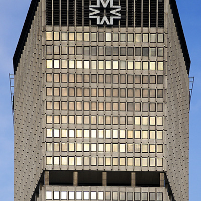MetLife Building by David Guija