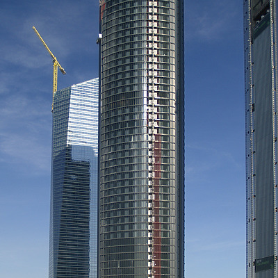 Torre Sacyr Vallehermoso by Cesar Serrano