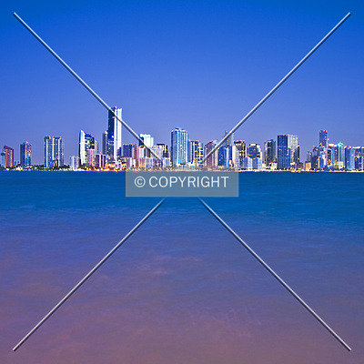 Four Seasons Hotel & Tower by Jorge Molina