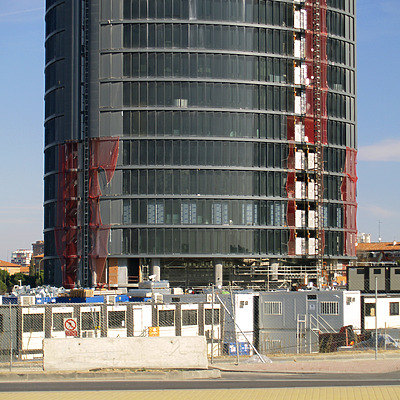 Torre Sacyr Vallehermoso by Cesar Serrano