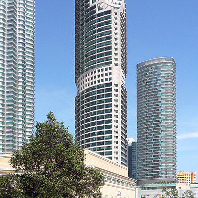 Menara Maxis by Wilson Ling