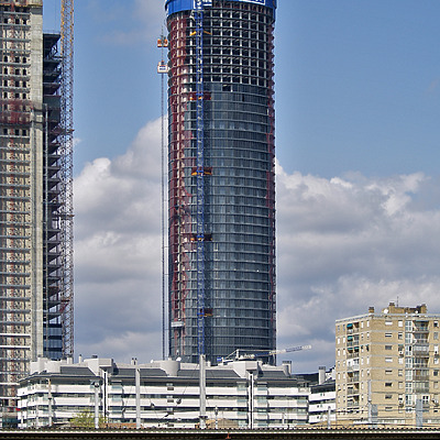 Torre Sacyr Vallehermoso by Cesar Serrano