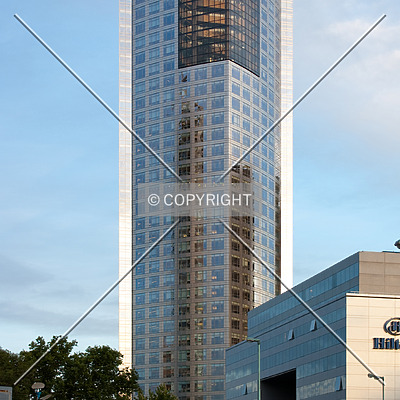Torre Repsol YPF by Maximiliano Buono