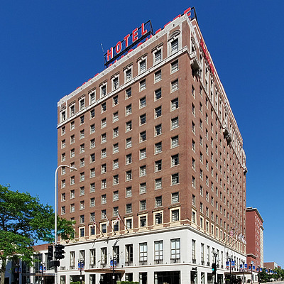 Hotel Père Marquette by Ryan Hildebrand