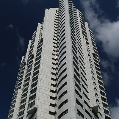Hochhaus Neue Donau by Cesar Serrano