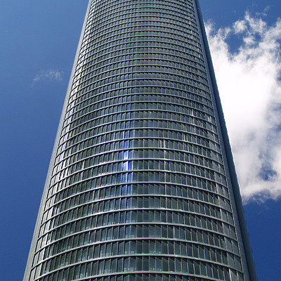 Torre Sacyr Vallehermoso by Cesar Serrano