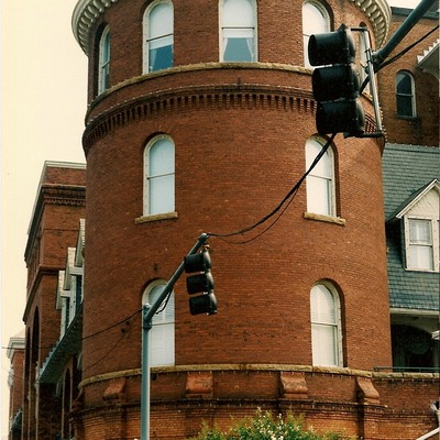 Windsor Hotel by Rodney Gunn