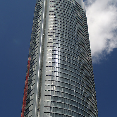 Torre Sacyr Vallehermoso by Cesar Serrano