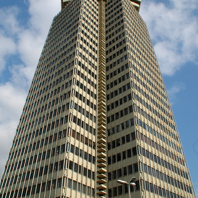 Edificio Colón by John Bek
