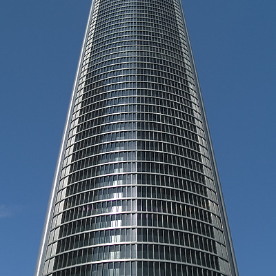 Torre Sacyr Vallehermoso by Cesar Serrano