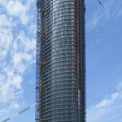 Torre Sacyr Vallehermoso by Cesar Serrano