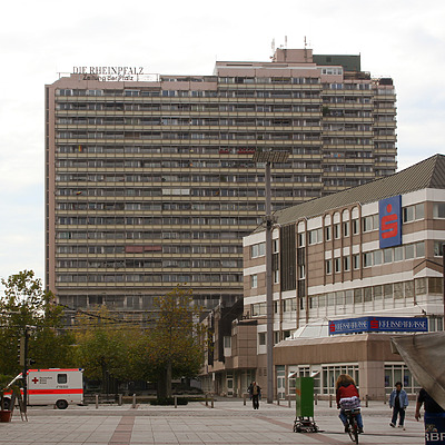 Otto-Stabel-Straße 2 by Daniel Kieckhefer