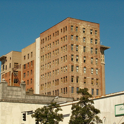 Manger Building by Rodney Gunn