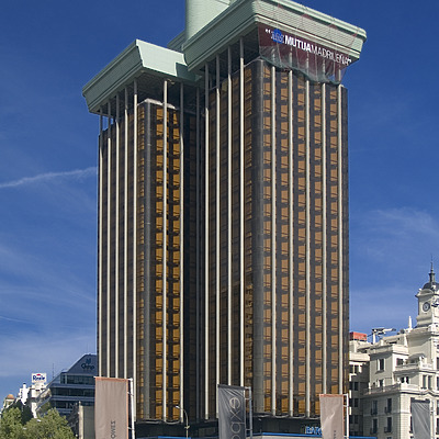 Torre Colón by Cesar Serrano