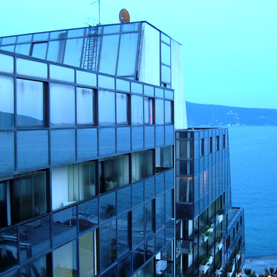 Hotel Plaža by Kjetil Balog