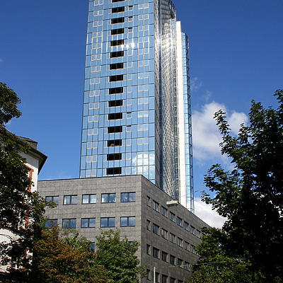 Büro Center Nibelungenplatz by Daniel Kieckhefer