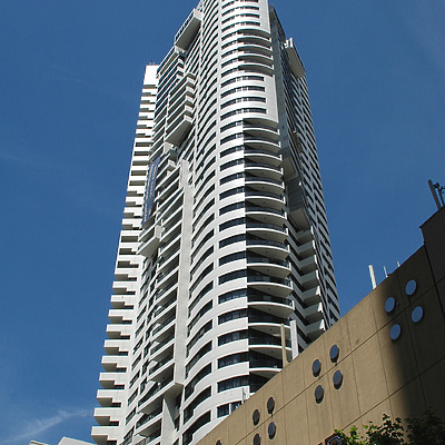 Meriton Tower by John Bek
