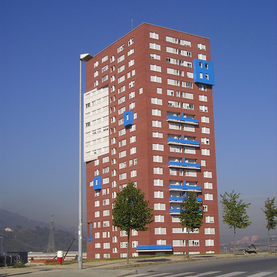 Torre VI by Mikel Allende