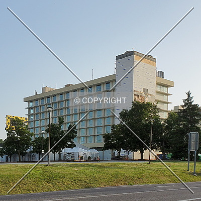 Marriott Saint Louis Airport East Tower by Ryan Hildebrand