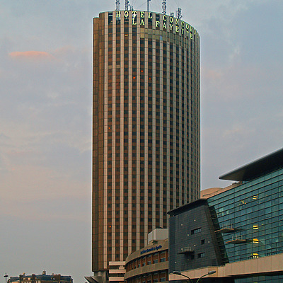 Hôtel Concorde Lafayette by Cesar Serrano