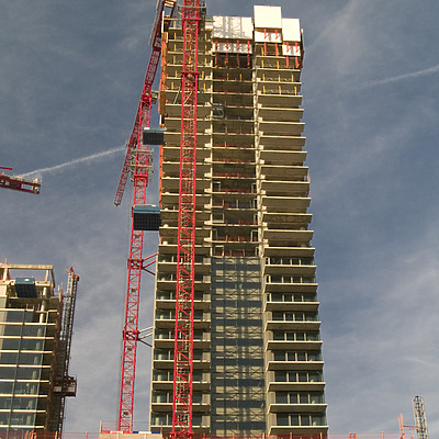 The Landmark East Tower by Cesar Serrano