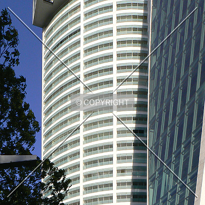 Reforma 222 Torre II by Luis Ibáñez