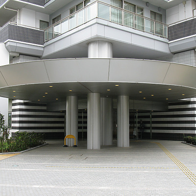 W-Comfort Towers East by Kevin Hemphill