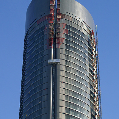 Torre Sacyr Vallehermoso by Cesar Serrano