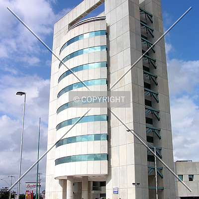 Torre Banamex by Luis Ibáñez