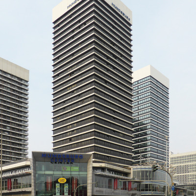 Mundsburg Turm I by Der Hamburger