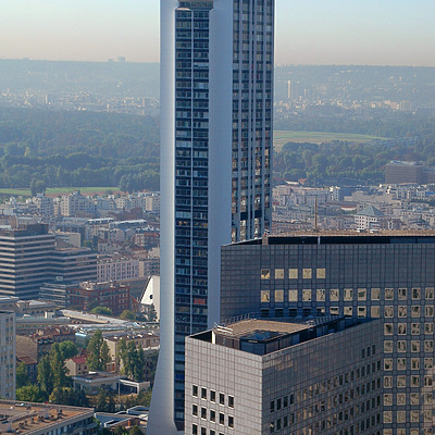 Défense 2000 by John Bek