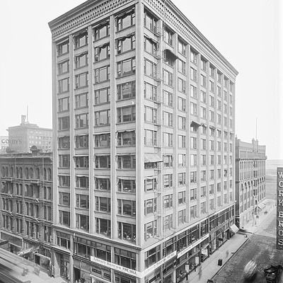 Sharp Building by Chicago History Museum, ICHi-019028; Barnes-Crosby Company, photographer